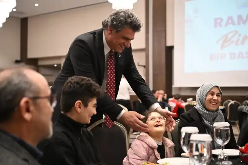 Kartepe'de Ramazan'ın ilk iftarında şehit aileleri ve gaziler buluştu