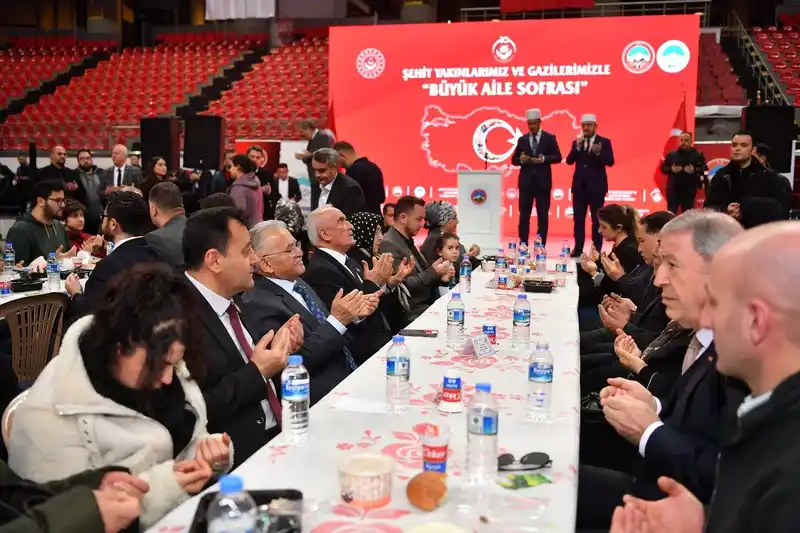 Kayseri'de ilk iftar şehit aileleri ve gazilerle açıldı