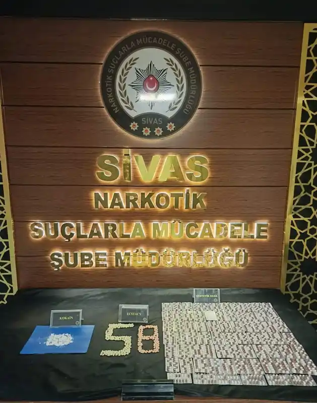 Sivas'ta narkotik operasyon: 5 bin 271 sentetik hap ele geçirildi