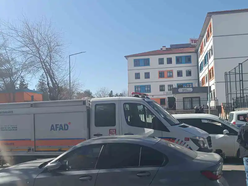 Diyarbakır'da cıva zehirlenmesi şüphesiyle 18 öğrenci hastanelik oldu