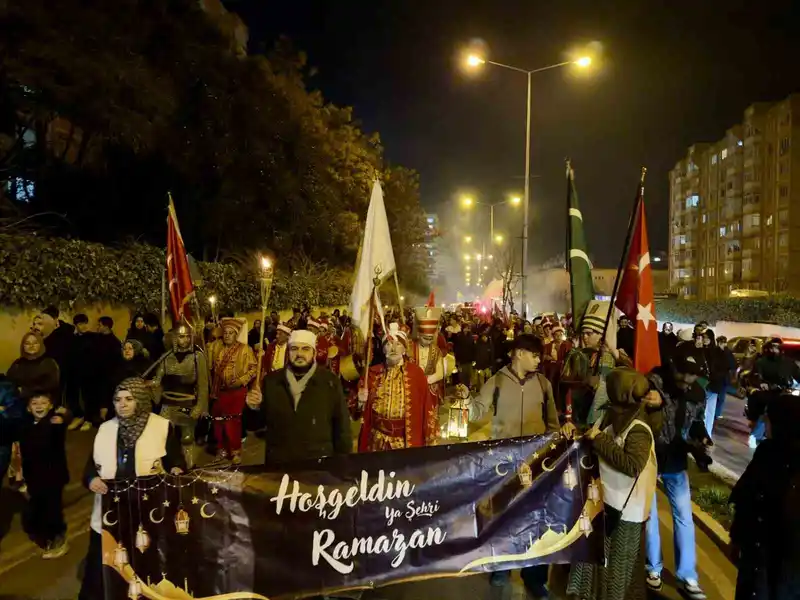 Beylikdüzü'nde Ramazan Fener Alayı ile Karşılandı