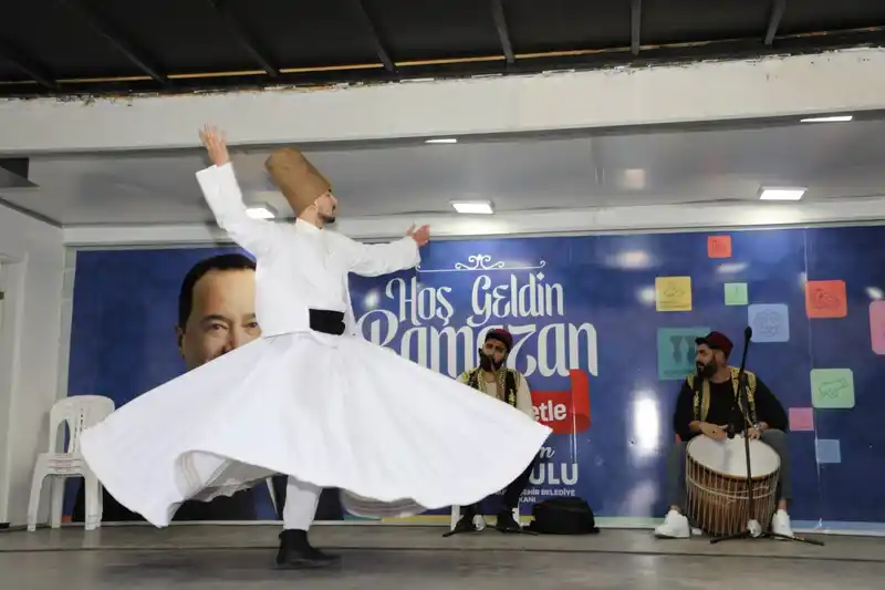 Manisa'da 1500 kişi Akgedik'te iftarda buluştu