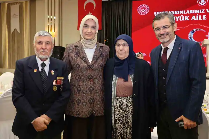 Afyonkarahisar'da Ramazan'ın ilk iftarı şehit aileleri ve gazilerle yapıldı