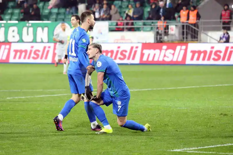 Rizespor Kocaelispor'u 2-0 mağlup etti