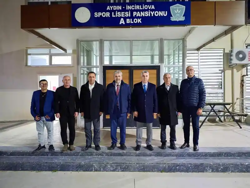 Kaymakam Abay, Ramazan'ın ilk iftarında öğrencilerle bir araya geldi