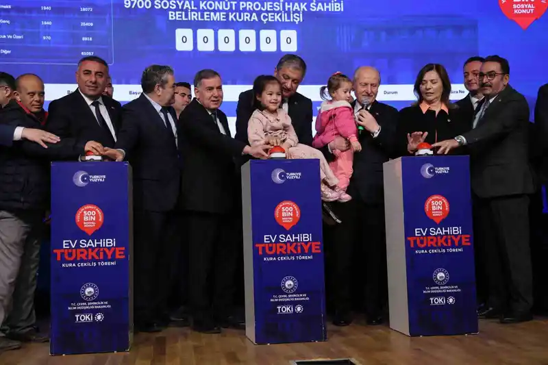 Adana'da Yüzyılın Konut Projesi kuraları çekildi, 12 bin 400 hak sahibi belirlendi