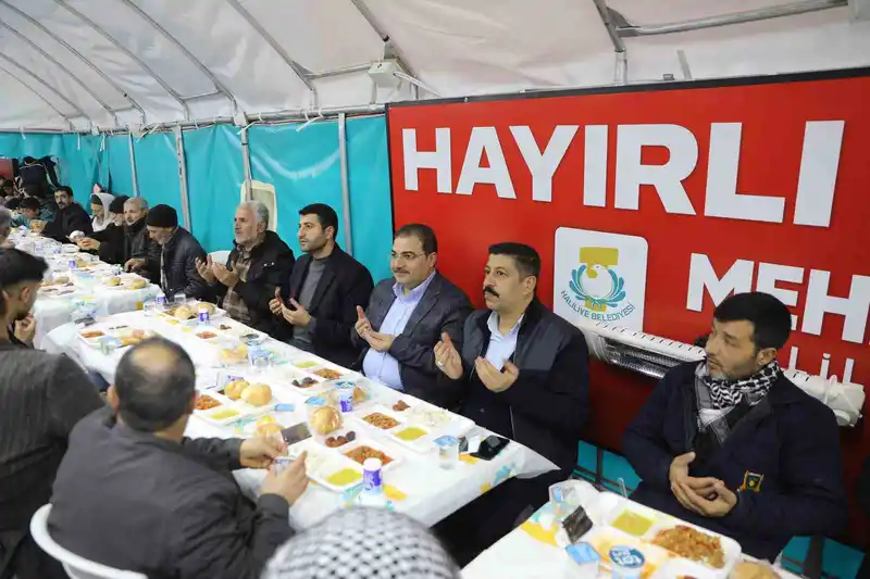 Haliliye'de iftar çadırında yüzlerce kişi buluştu, tasavvuf konseri düzenlendi