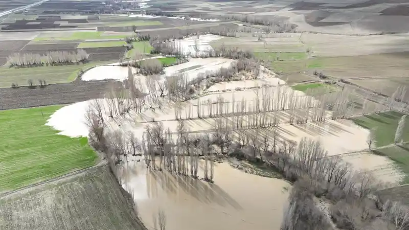 Yozgat'ta 20 yılın en şiddetli yağışı: Tarlalar sular altında