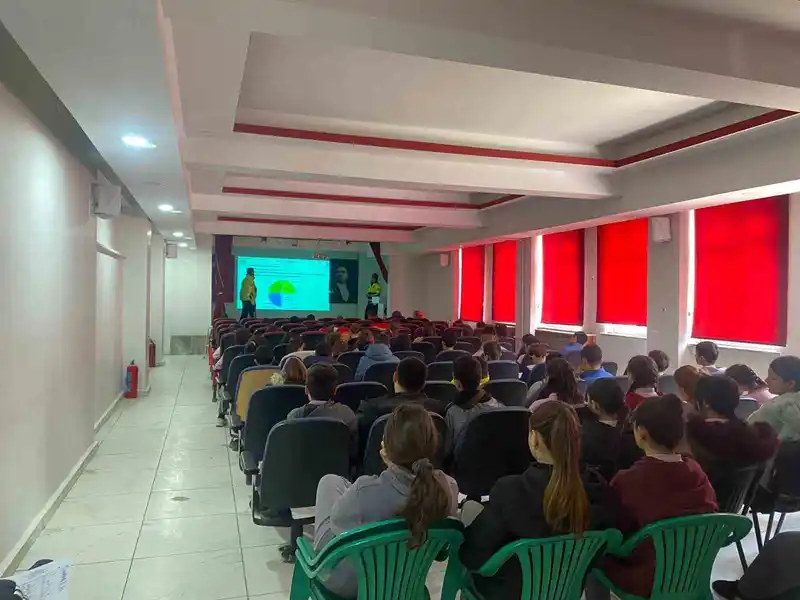 Seyitgazi'de öğrencilere trafik eğitimi