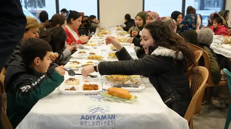 Adıyaman'da geleneksel iftar çadırı Kent Meydanı'nda kuruldu