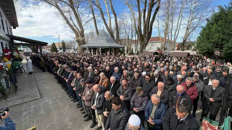 Eski milli futbolcu Tayfur Havutçu'nun babası son yolculuğuna uğurlandı
