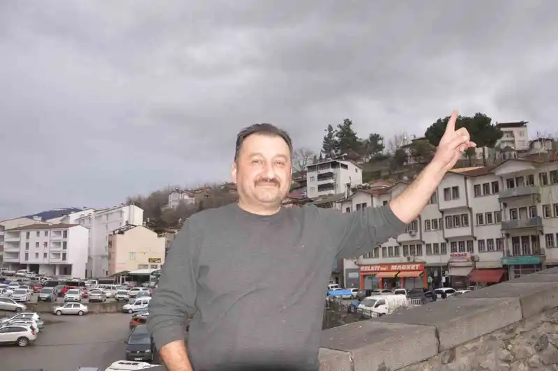 Şahinin güvercin avı Niksar'da görüntülendi