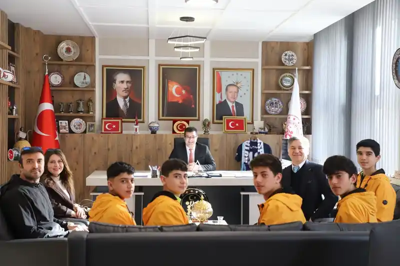 Kütahyalı Sporcular Kros'ta Bölge Dereceleri Elde Etti