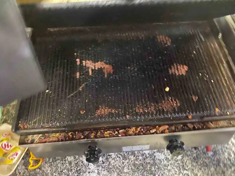 Bilecik'te fast food dükkanında şok edici hijyen ihlali