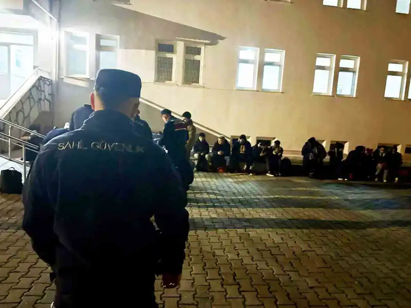 Milas'ta 33 düzensiz göçmen yakalandı