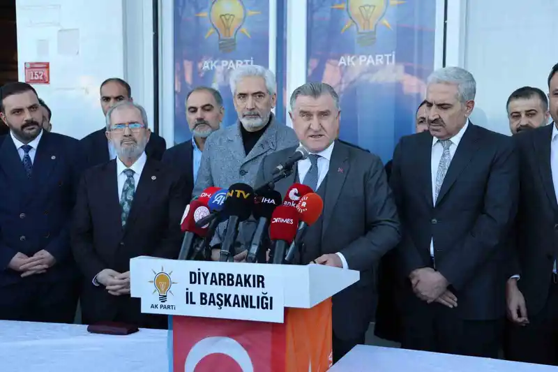 Bakan Bak: Deprem turisti değiliz, sözümüzü yerine getirdik