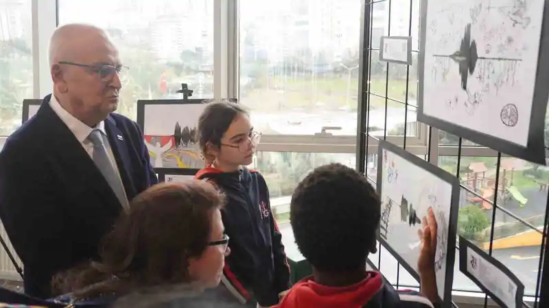 Gökkuşağı Koleji'nden LEXICON 2075: Dillerin Geleceği Sergisi