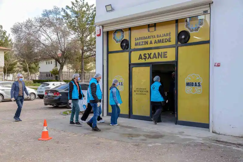 Diyarbakır'da Ramazan iftar çadırları için aş evlerinde hijyen denetimi