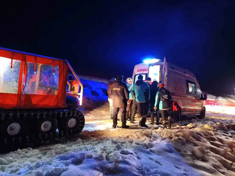 Kayseri'de mahsur kalan 3 işçi ekipler tarafından kurtarıldı
