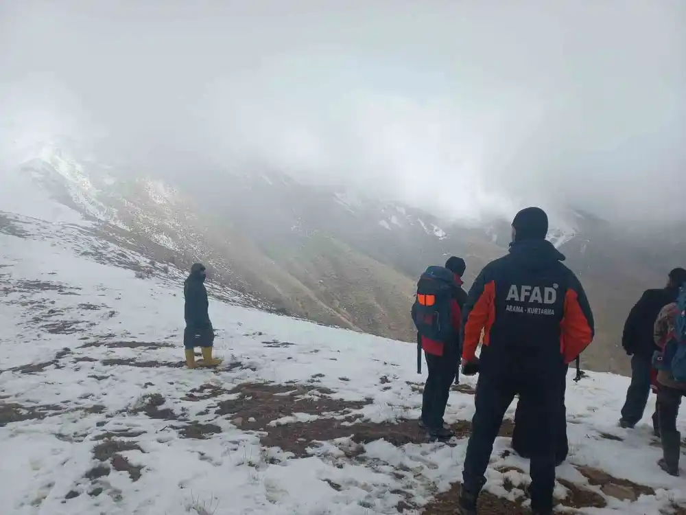Bozdağ’da kaybolan dağcıyı arama çalışmaları İzmir’e kaydırıldı