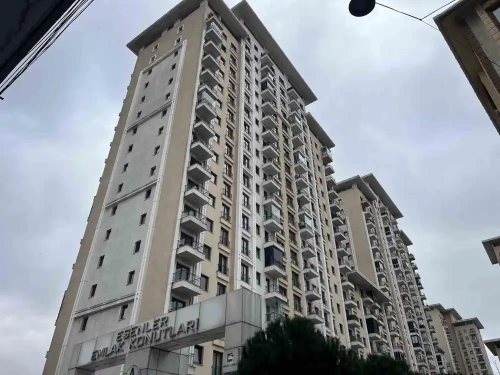 Esenler’de sitedeki silahlı kavgada 19 yaşındaki genç hayatını kaybetti