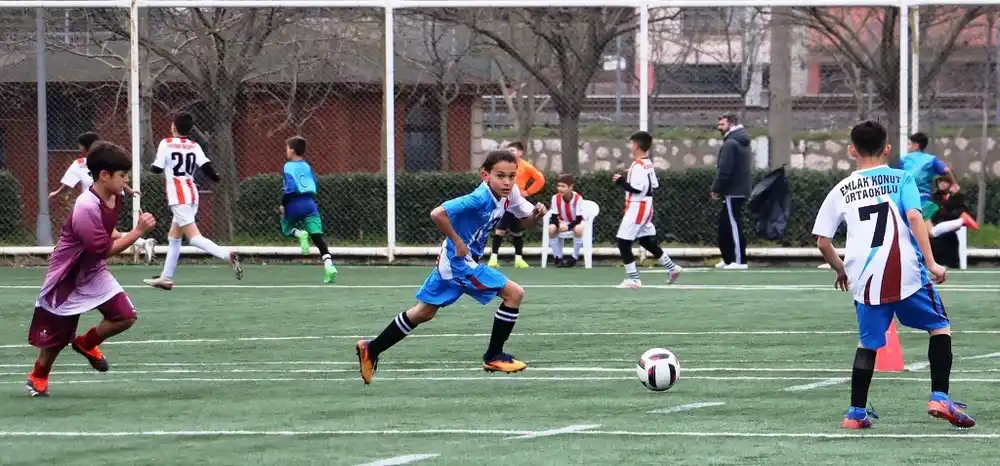 Körfez’de 250 öğrenci şampiyonluk için yarışıyor