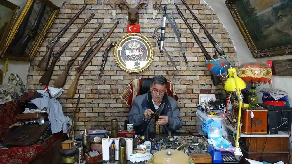 Antikacılardan antika tutkunlarına uyarı: 