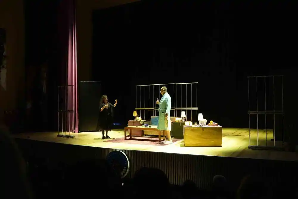 Turgutlu’da ‘Aşk-ı Müebbet’ oyununa büyük ilgi