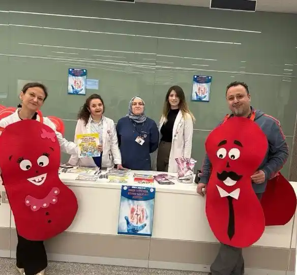 Hasta ve hasta yakınları böbrek hastalıkları hakkında bilgilendirildi