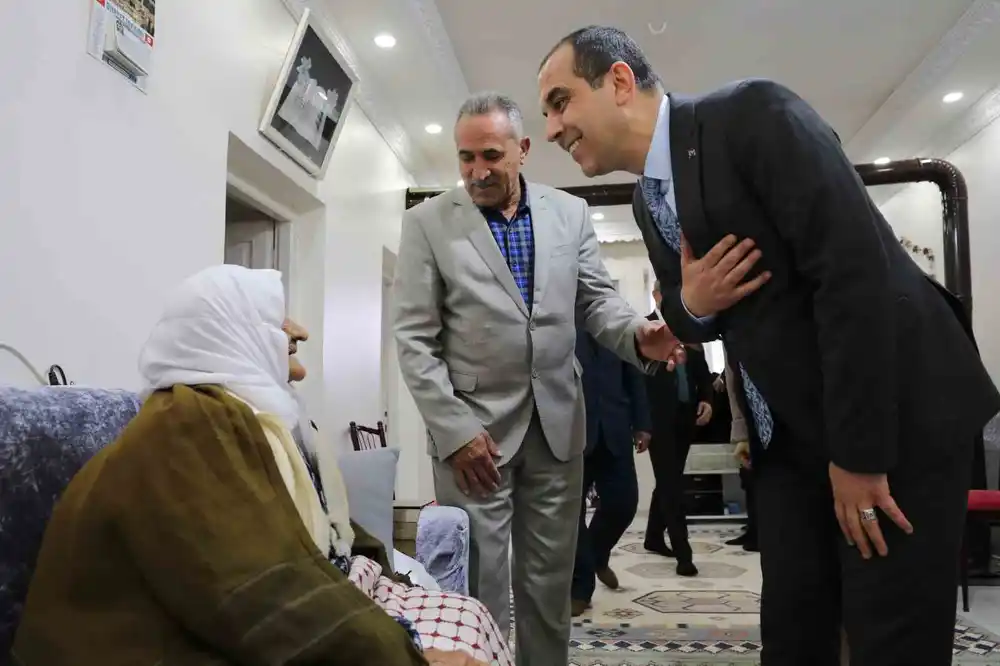 Vali Taşolar’dan yaşlılara 