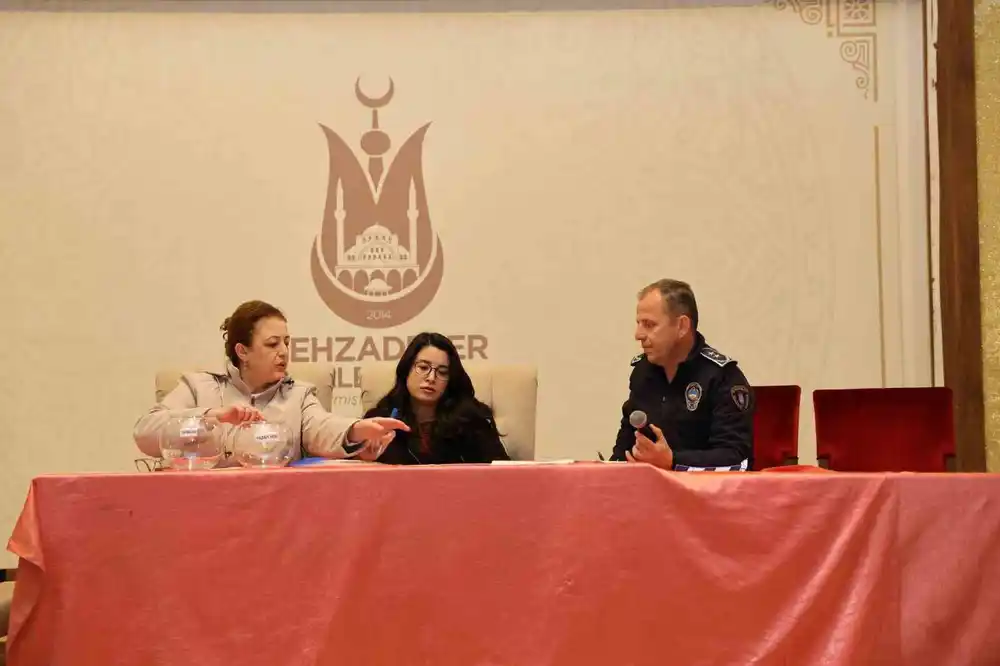 Şehzadeler’de pazarcılar için kura çekimi yapıldı