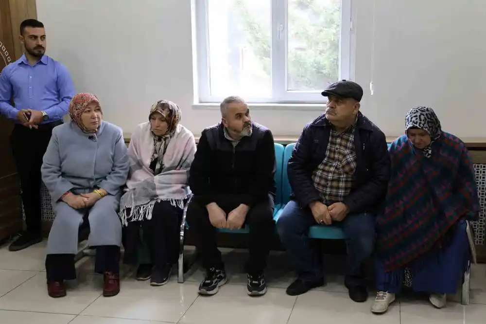 Kutsal topraklara gitmek istediler, umre vaadiyle çantacıya dolandırıldılar