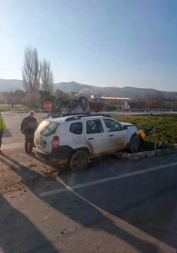 Burdur’da otomobiller çarpıştı: 5 yaralı