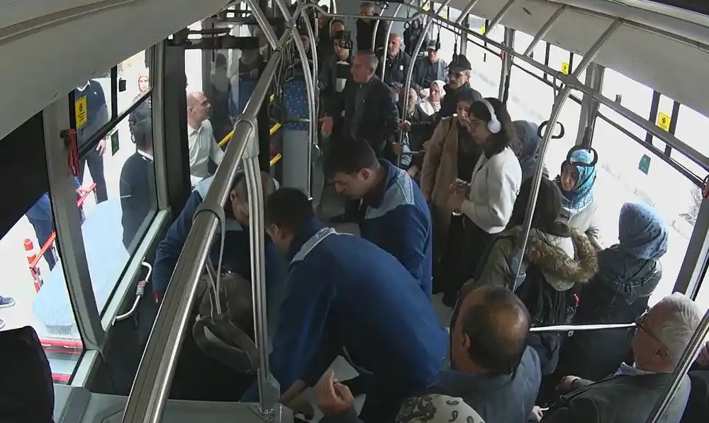 Kalp krizi geçiren yolcuyu hastaneye yetiştiren kahraman şoför konuştu: 