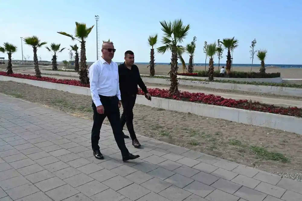 Karacabey’de park ve bahçelerde göz dolduran çalışmalar