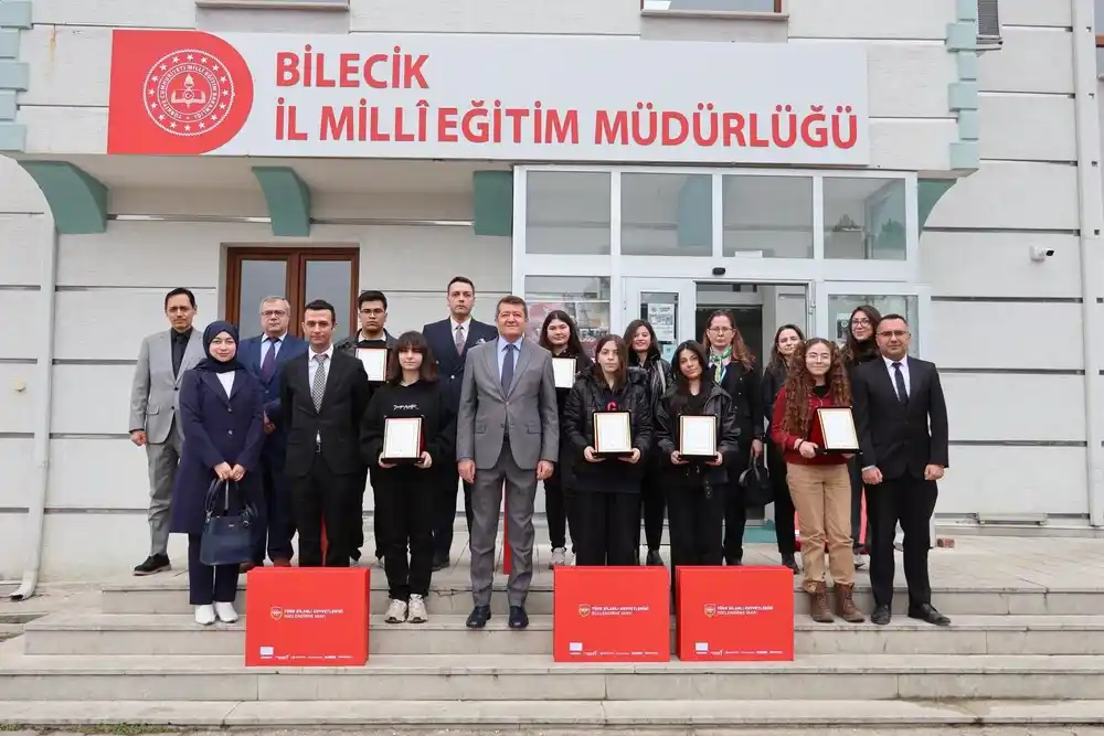 Bilecik’te genç yetenekler ödüllendirildi