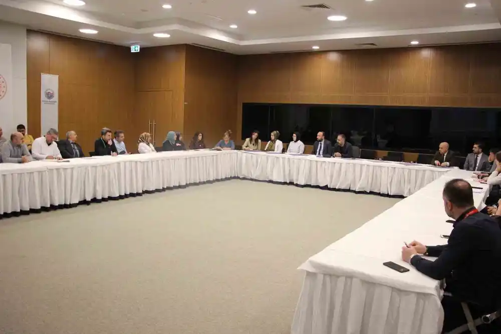 Fethi Sekin Şehir Hastanesi’nde çalışanların memnuniyeti ele alındı