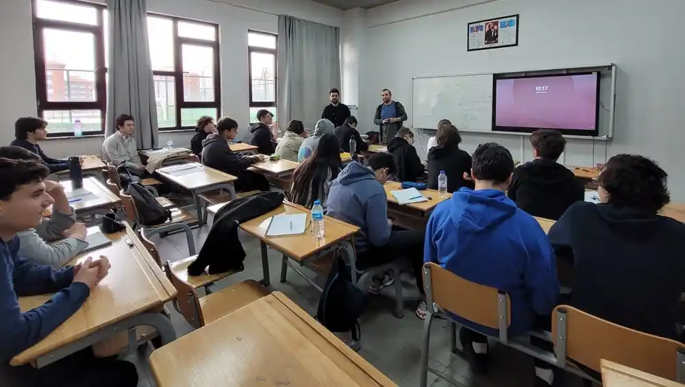 Eskişehir Bilim Olimpiyatları Akademisi’nde eğitim meşalesi yandı